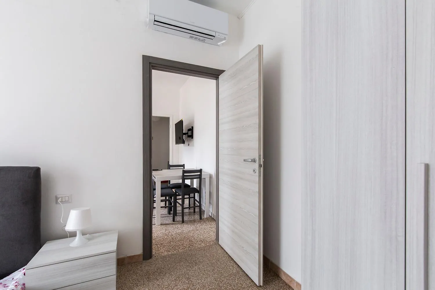 Bilocale Noverasco Ieo 3 Opera Apartment